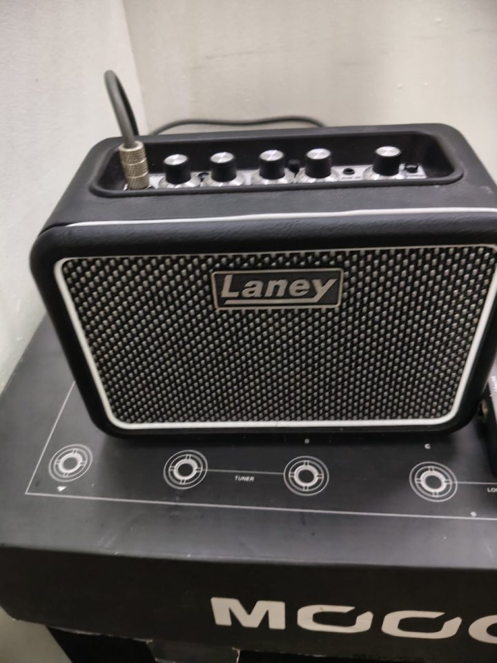 Laney Mini-ST-Lion Batterie-gespeister Combo Verstärker, 2 x 3W, 2 x 3", Bluetooth de segunda mano · Foto 1 de 4 · Pontevedra · 85 €