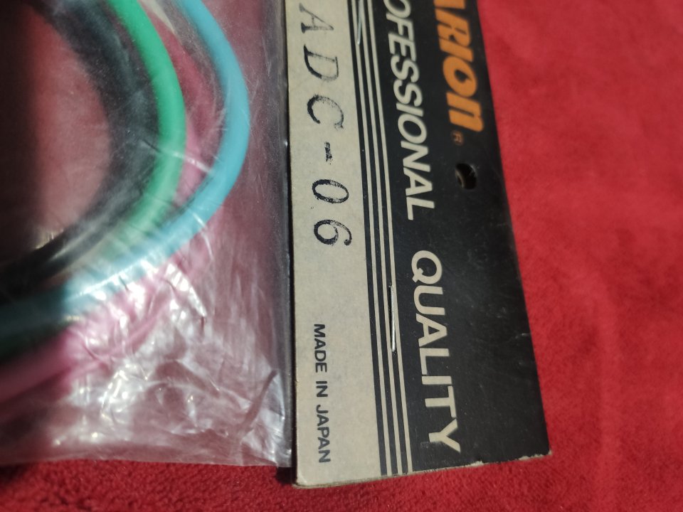 Cables pedales de efectos.