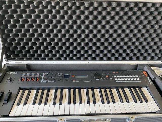 Yamaha MX49 de segunda mano · Foto 2 de 6 · Cantabria · 350 €