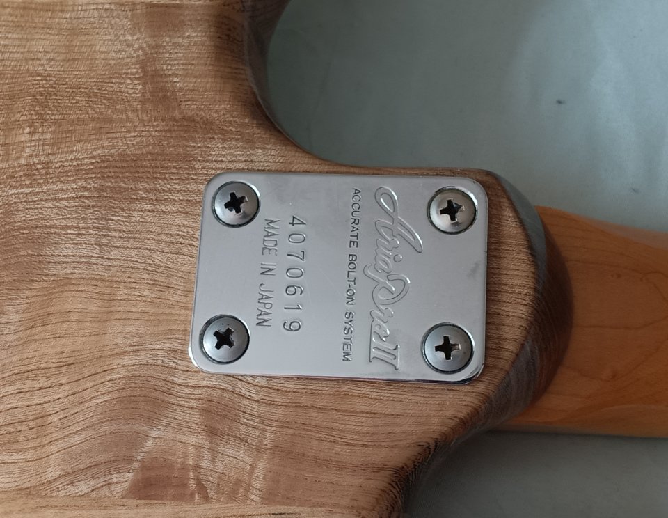 Guitarra Aria Pro II RS series de segunda mano · Foto 2 de 10 · Madrid · 200 €