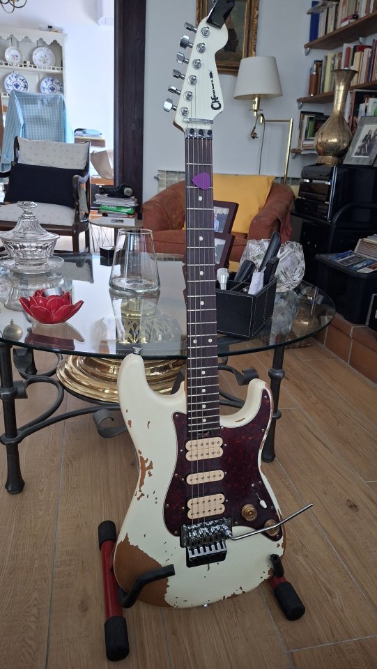 Charvel relic ed.limitada de segunda mano · Foto 1 de 2 · Madrid · 1050 €