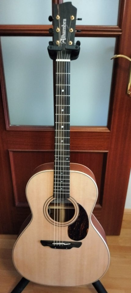 Guitarra Acústica Alhambra A00-SkSp E9 de segunda mano · Foto 1 de 10 · SC Tenerife · 1550 €