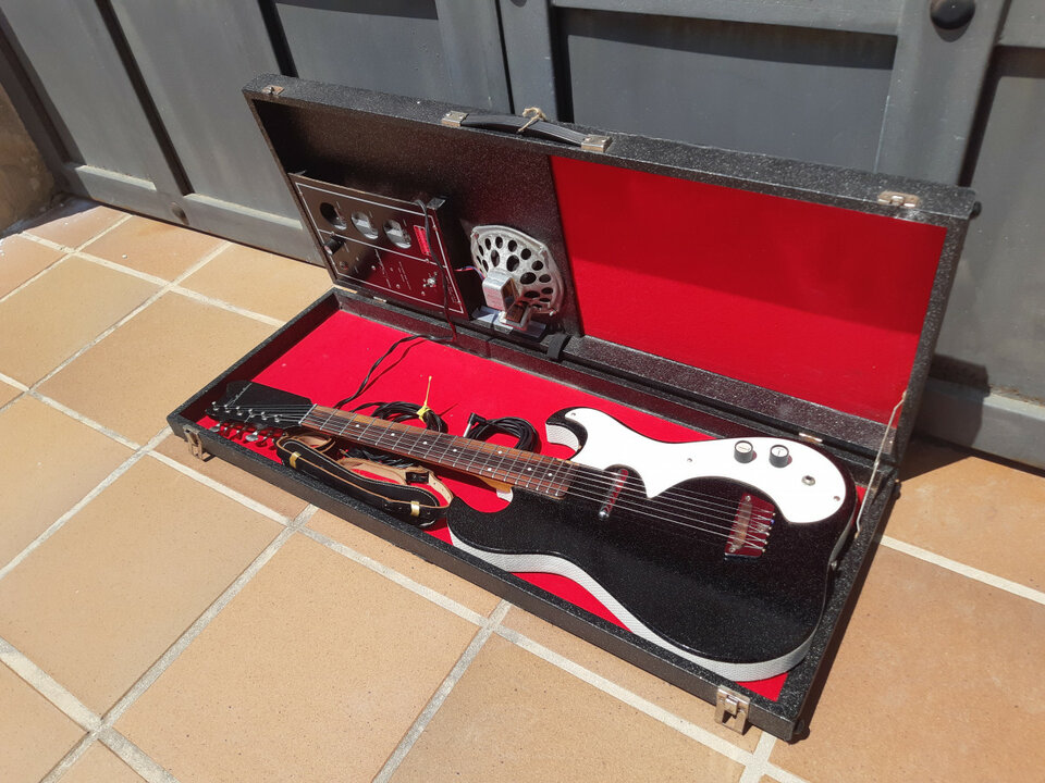 Silvertone 1448 , Amp in Case, lipstick, año 1.962, autentica !