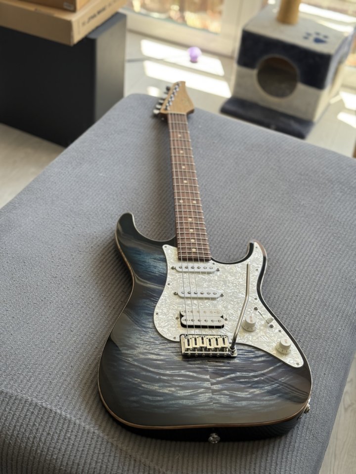 Suhr Standard Plus Faded Trans Whale Blue 2024