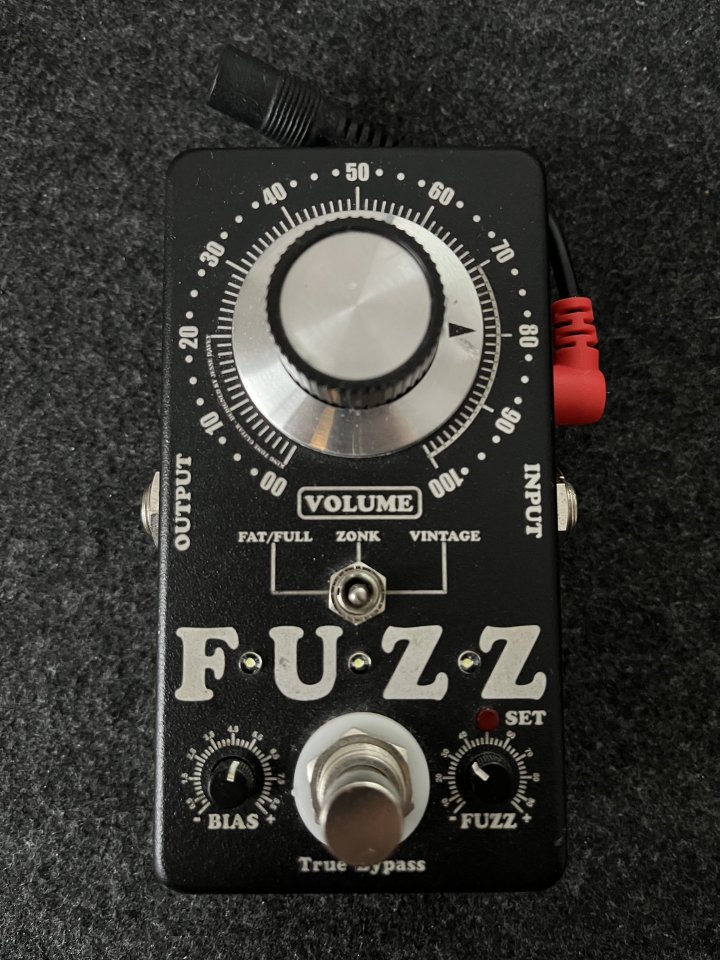 King Tone Mini Fuzz V1 Ge – Modificada con Transistores AC128 NOS