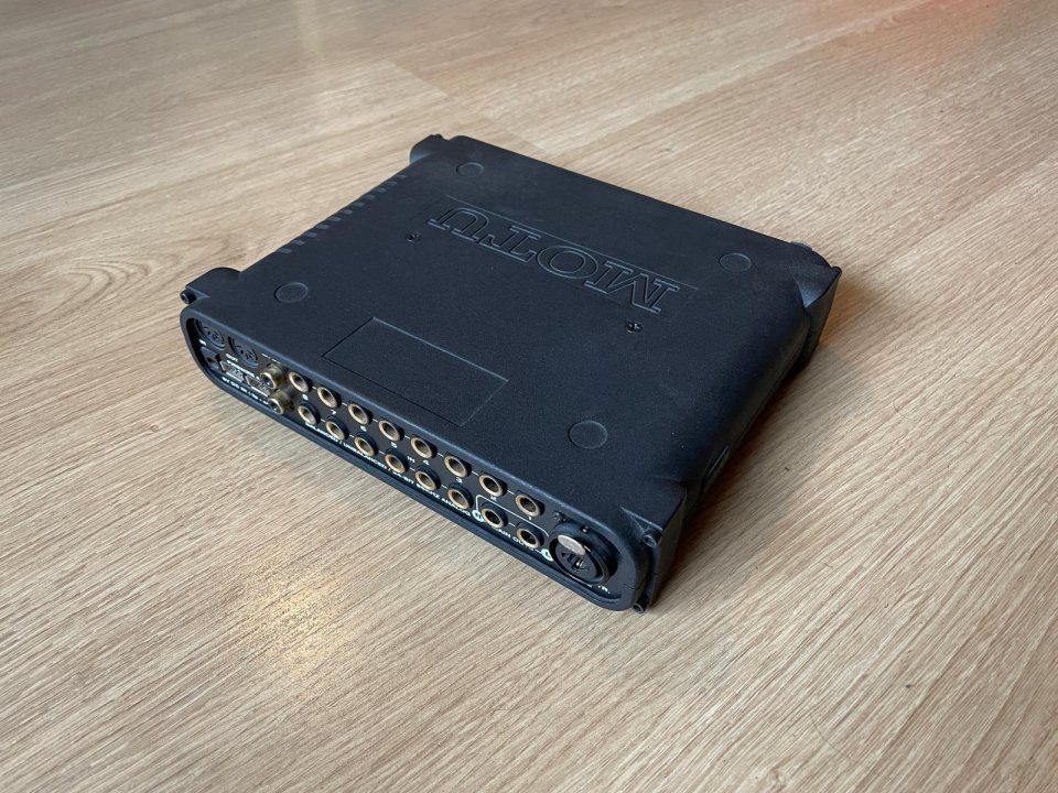 Tarjeta de sonido externa MOTU Ultralite y tarjeta PCI Firewire