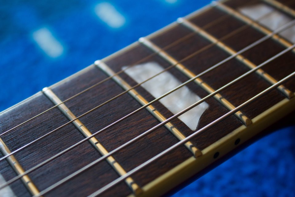 Guitarra Epiphone Les Paul Classic + estuche de segunda mano · Foto 5 de 9 · Madrid · 450 €