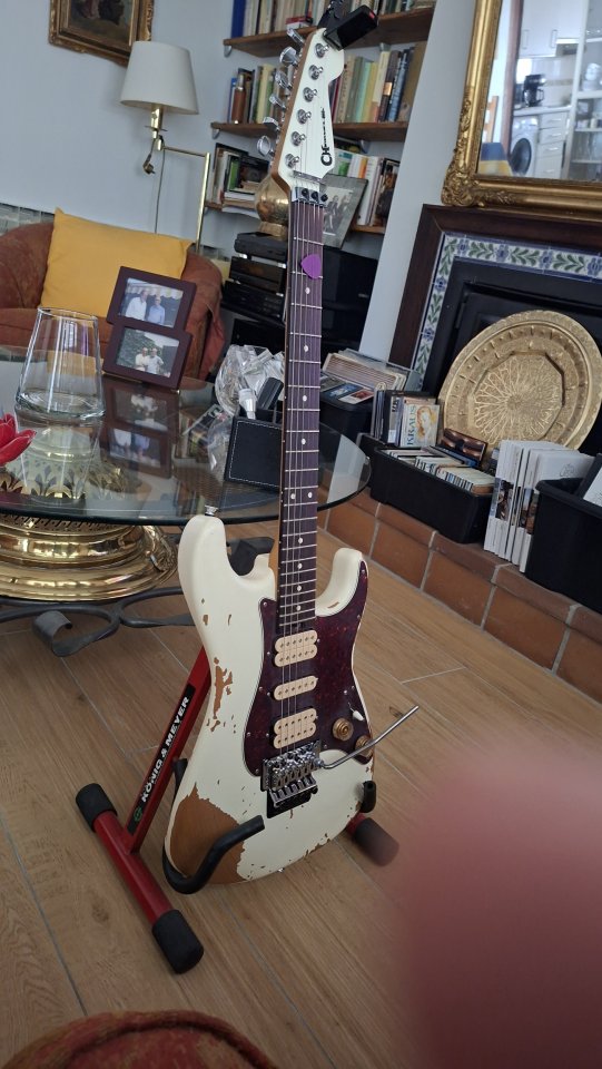 Charvel relic ed.limitada de segunda mano · Foto 2 de 2 · Madrid · 1050 €