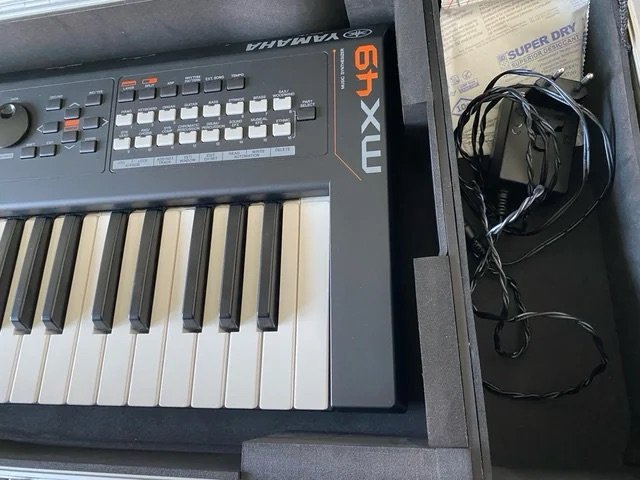 Yamaha MX49 de segunda mano · Foto 3 de 6 · Cantabria · 350 €