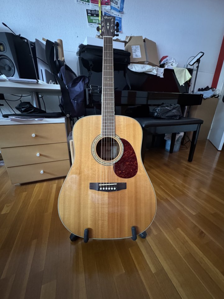 Acustica Cort Earth 100 + Funda Fender de segunda mano · Foto 1 de 5 · Barcelona · 200 €