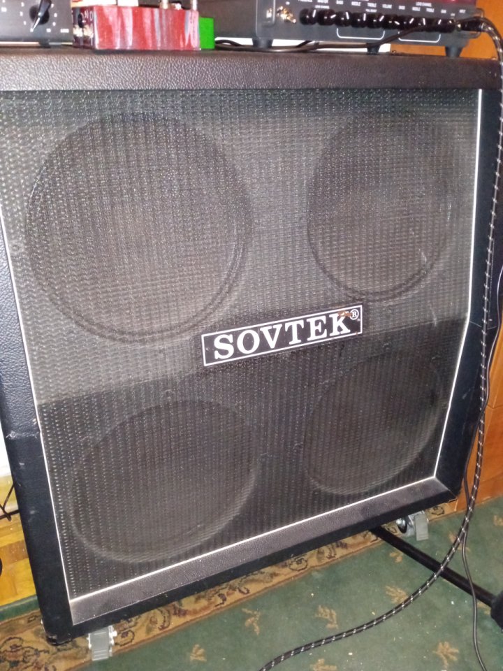 Pantalla sovtek 4x12 de segunda mano · Foto 1 de 4 · Cantabria · 200 €