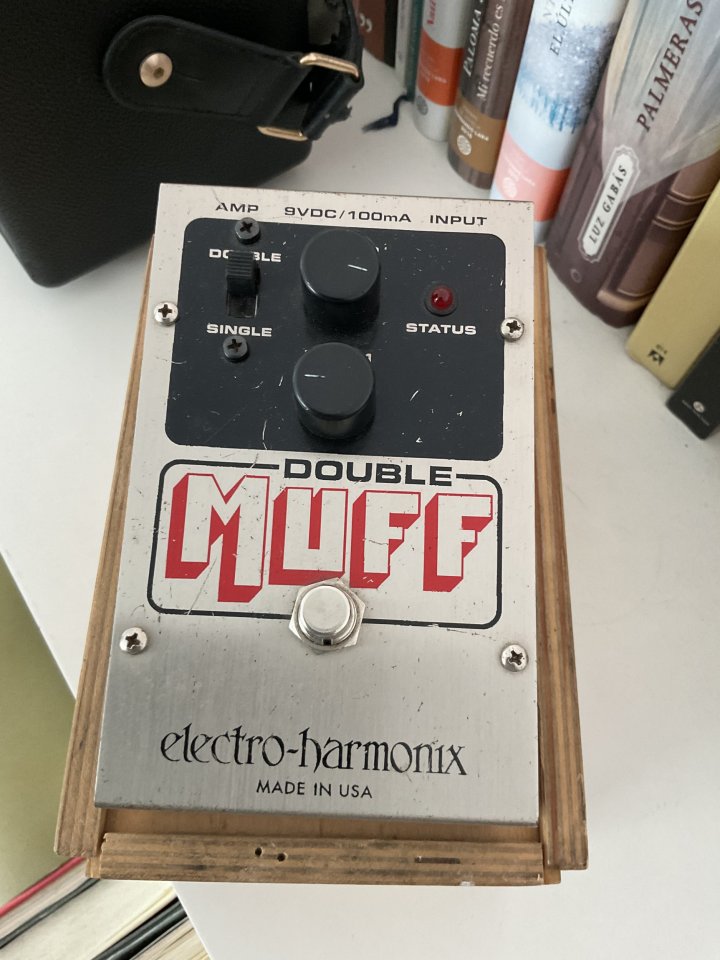 Electro-Harmonix Double Muff special edition in wooden box de segunda mano · Foto 2 de 3 · Sevilla · 200 €