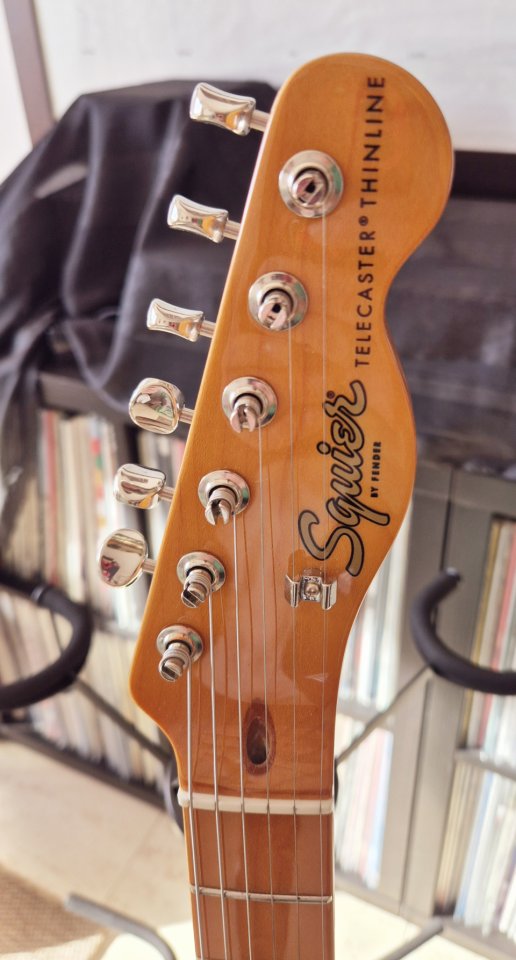 Squier by Fender Telecaster Thinline