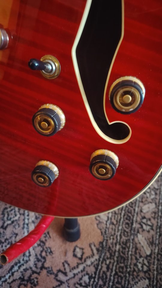 Ibanez AS93FM Transparent Cherry Red de segunda mano · Foto 7 de 10 · A Coruña