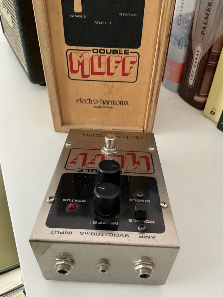 Electro-Harmonix Double Muff special edition in wooden box de segunda mano · Foto 3 de 3 · Sevilla · 200 €
