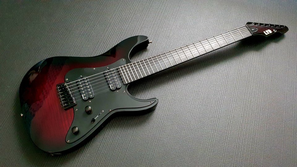 ESP LTD AW-7 Alex Wade Signature Blood Red Sunburst 7 cuerdas de segunda mano · Foto 2 de 6 · Alicante · 900 €