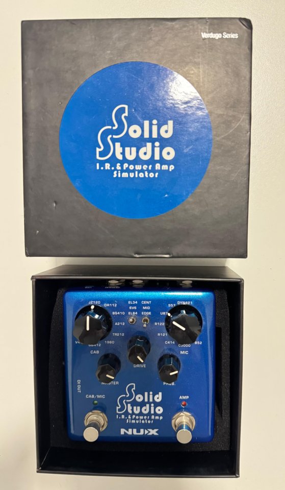 Nux solid Studio de segunda mano · Foto 5 de 6 · Málaga · 120 €