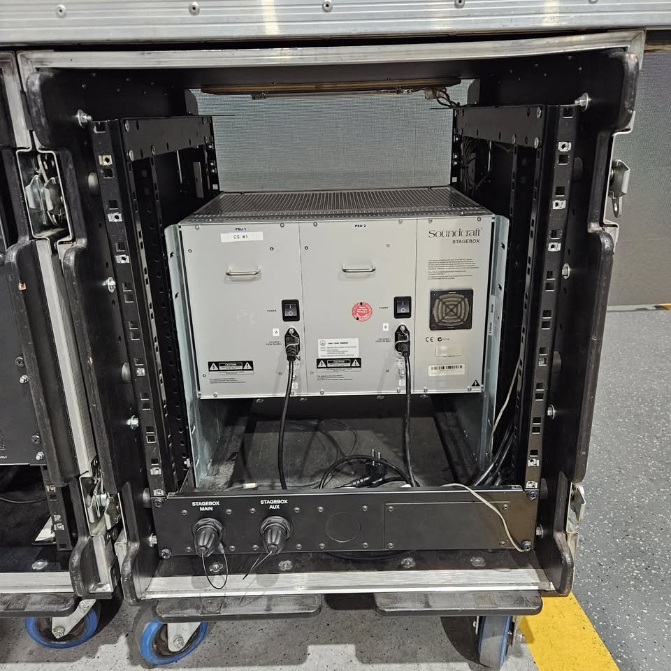 Soundcraft Vi400 3DSP 64in 24out + 4 AES