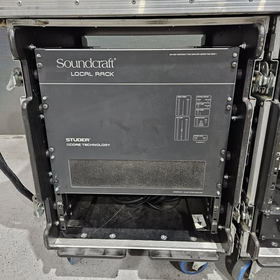 Soundcraft Vi400 3DSP 64in 24out + 4 AES