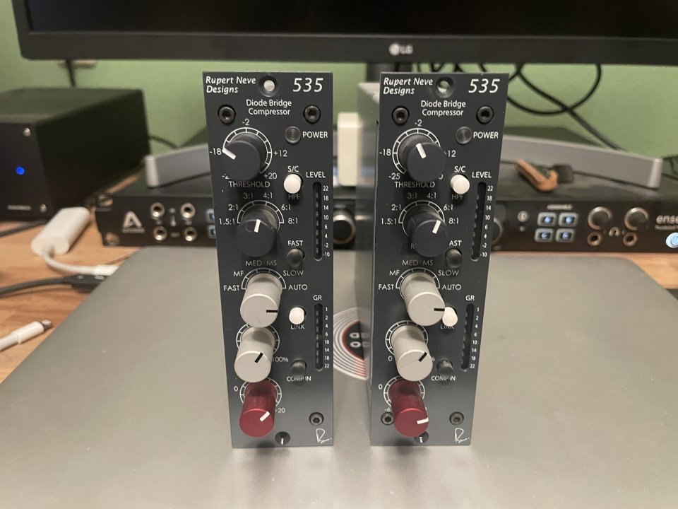 Par de compresores Rupert Neve Designs 535 - serie 500