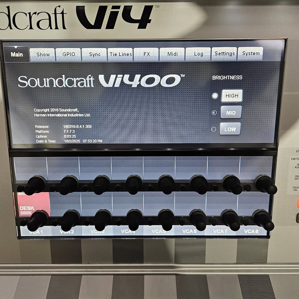 Soundcraft Vi400 3DSP 64in 24out + 4 AES