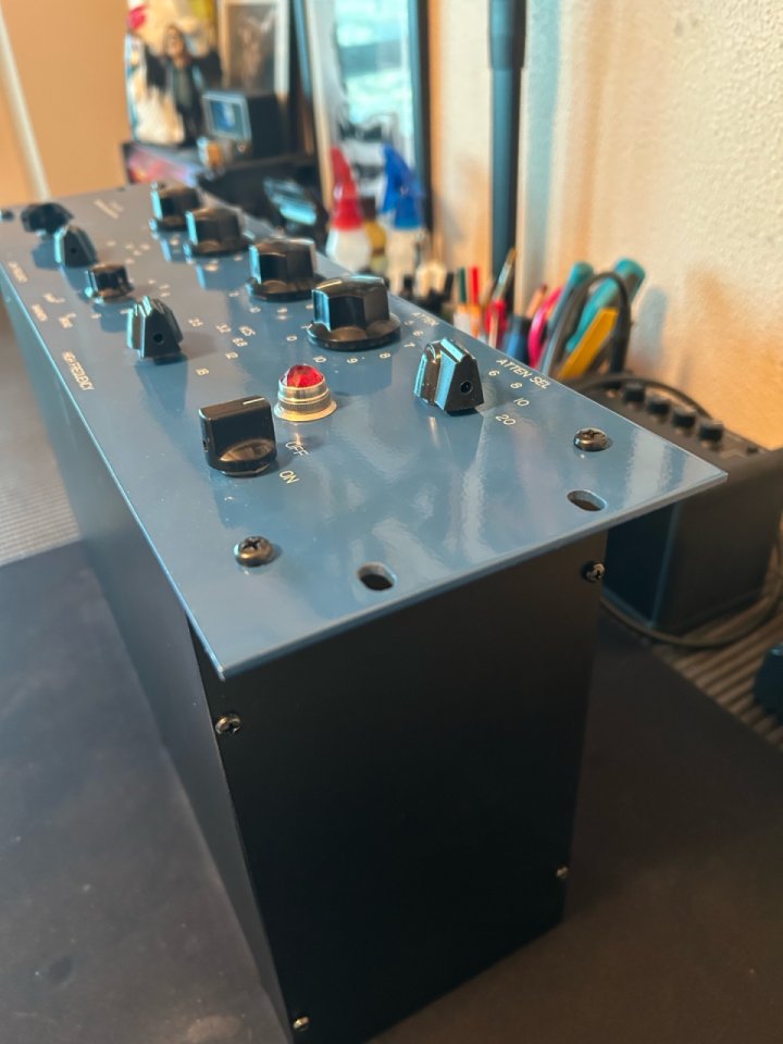 Ecualizador tipo PULTEC válvulas