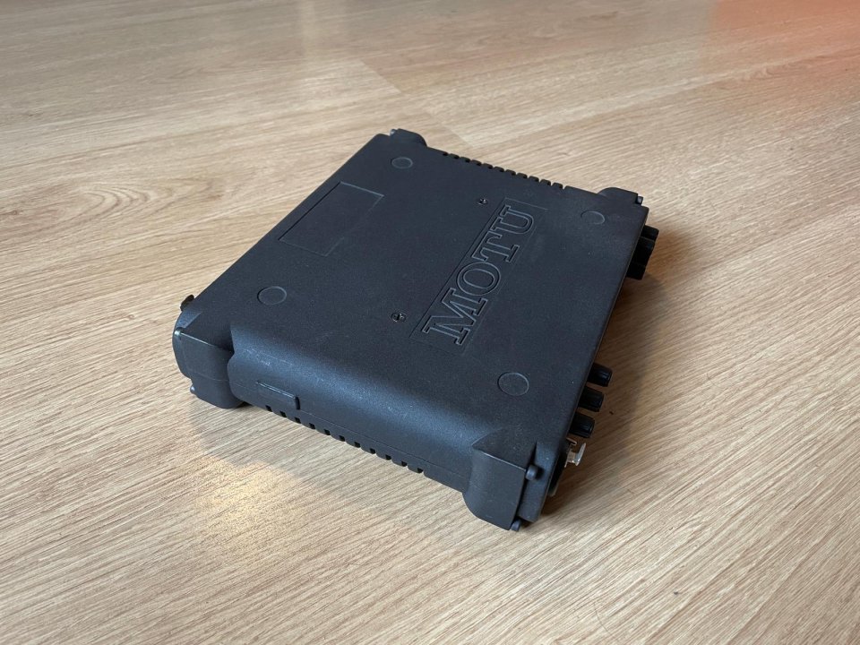 Tarjeta de sonido externa MOTU Ultralite y tarjeta PCI Firewire