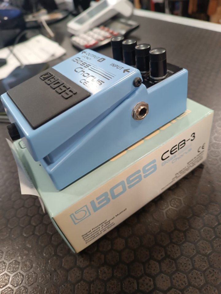 Boss CEB-3 Bass Chorus de segunda mano · Foto 2 de 2 · Sevilla · 104 €