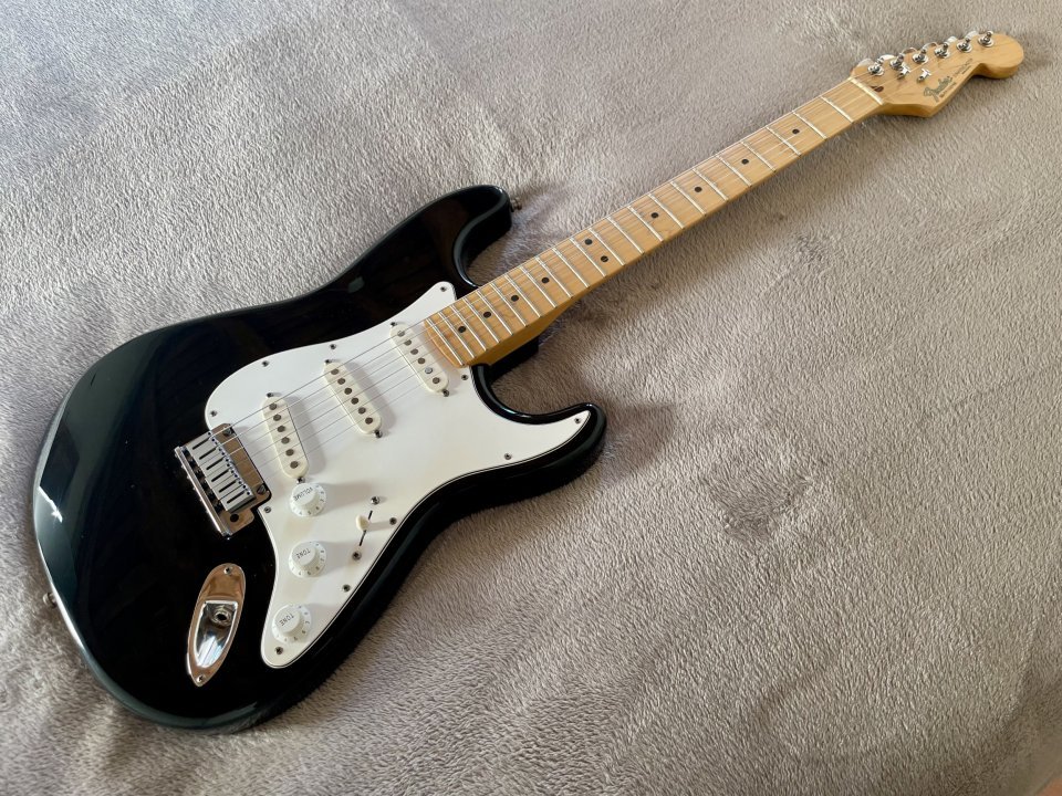 Fender Stratocaster American Standard 1993 de segunda mano · Foto 2 de 8 · Cantabria · 990 €