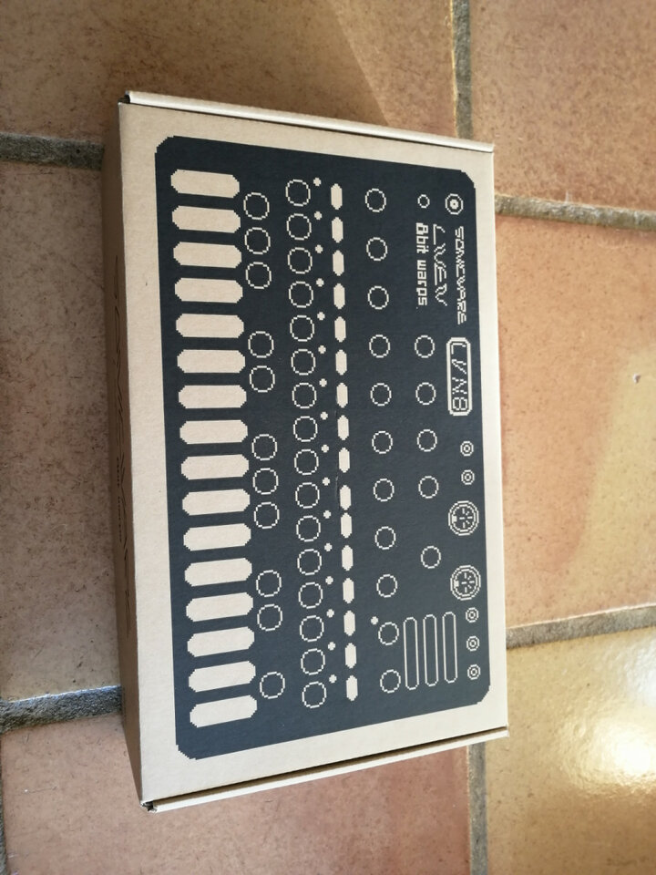 Sonicware Liven 8bits Warps