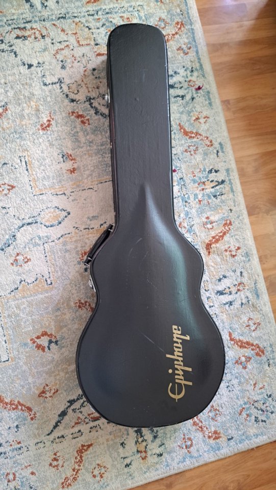 Estuche para Les Paul Epiphone de segunda mano · Foto 1 de 2 · Madrid · 80 €