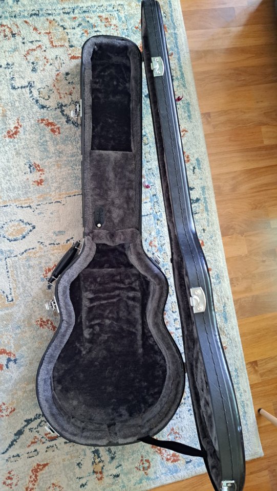 Estuche para Les Paul Epiphone de segunda mano · Foto 2 de 2 · Madrid · 80 €