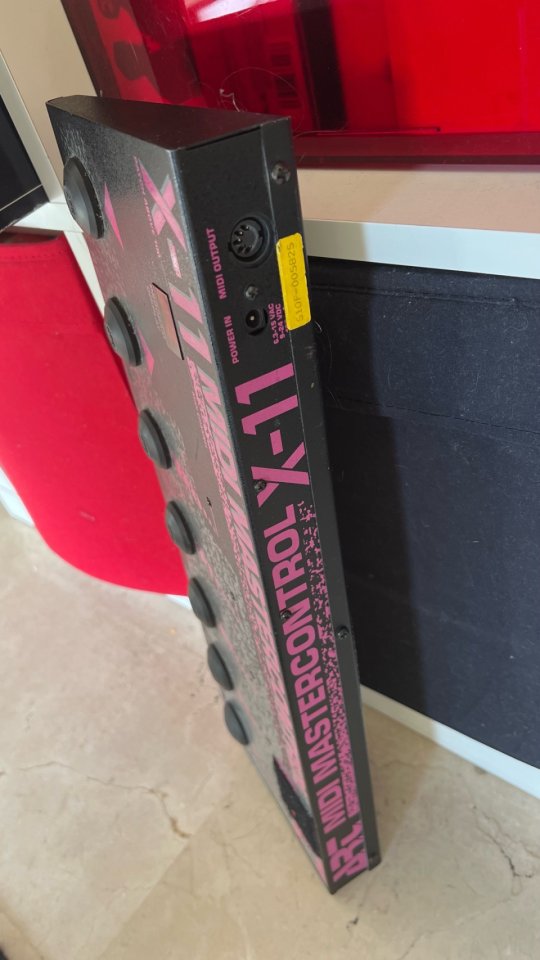 Controlador Art X-11 MIDI Mastercontrol