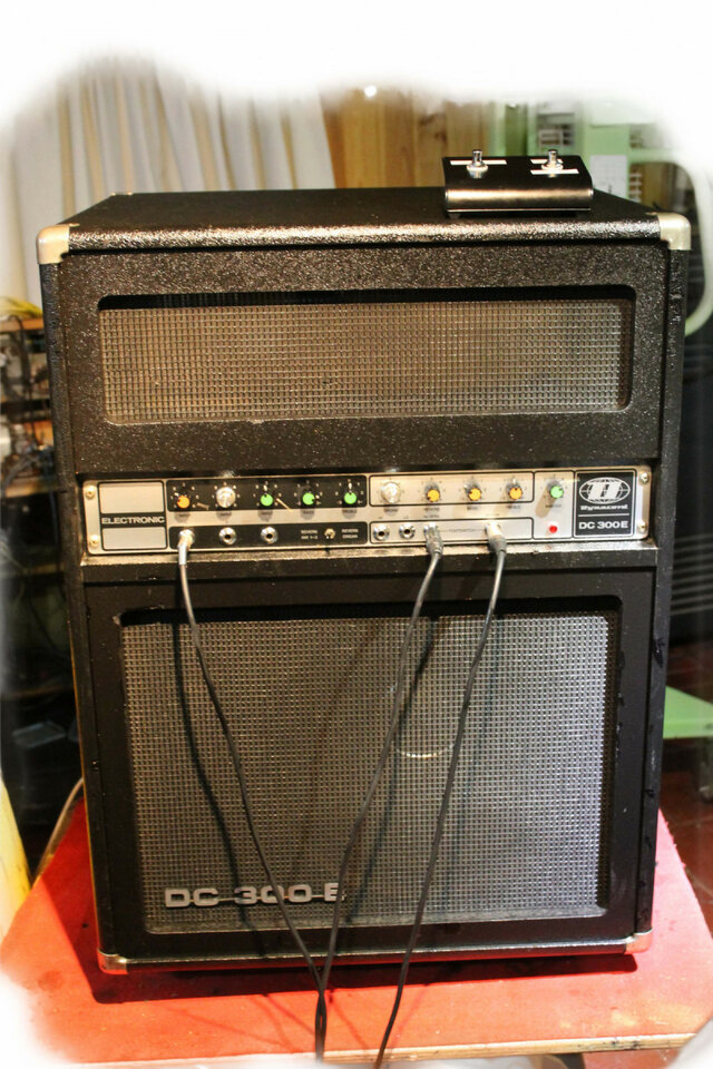 Gabinete de sonido / Leslie DYNACORD DC-300-E