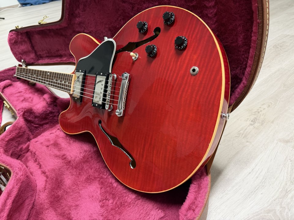2004 Gibson ES-335 Dot - Cherry - 3.7 kg (Cambio) de segunda mano · Foto 3 de 7 · Madrid · 3200 €