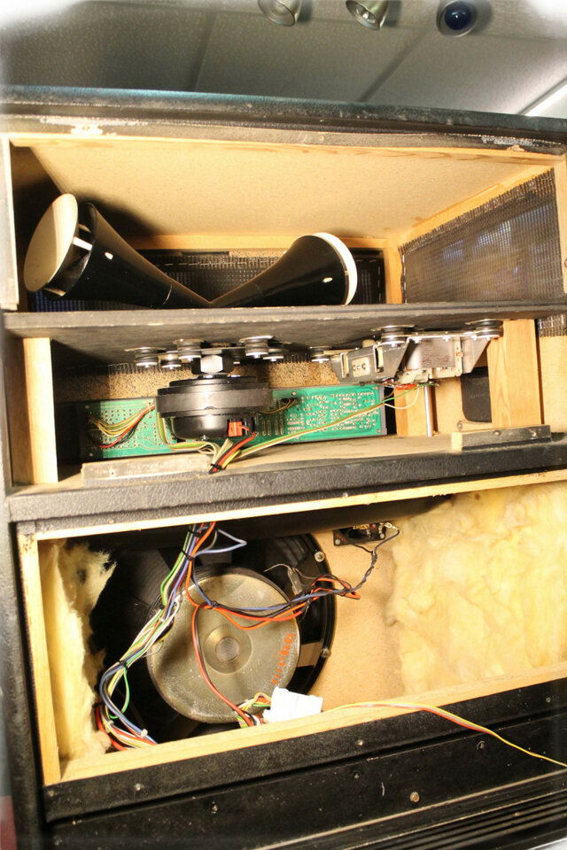 Gabinete de sonido / Leslie DYNACORD DC-300-E