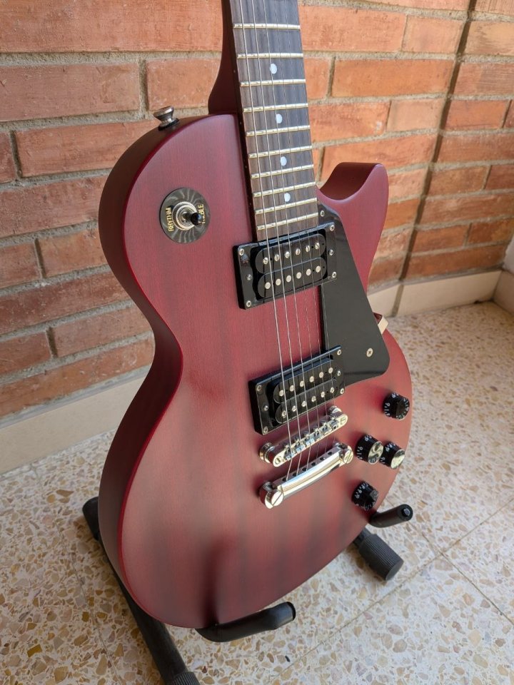 Epiphone Les Paul Studio Worn Cherry de segunda mano · Foto 3 de 8 · Barcelona · 330 €