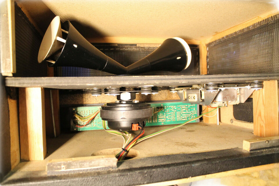 Gabinete de sonido / Leslie DYNACORD DC-300-E