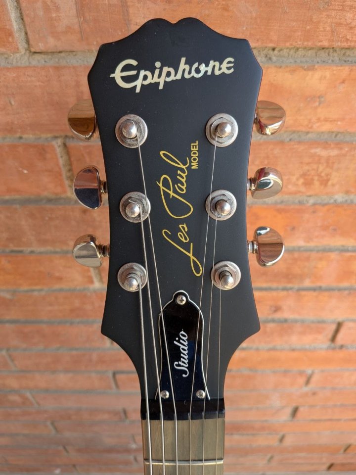 Epiphone Les Paul Studio Worn Cherry de segunda mano · Foto 4 de 8 · Barcelona · 330 €