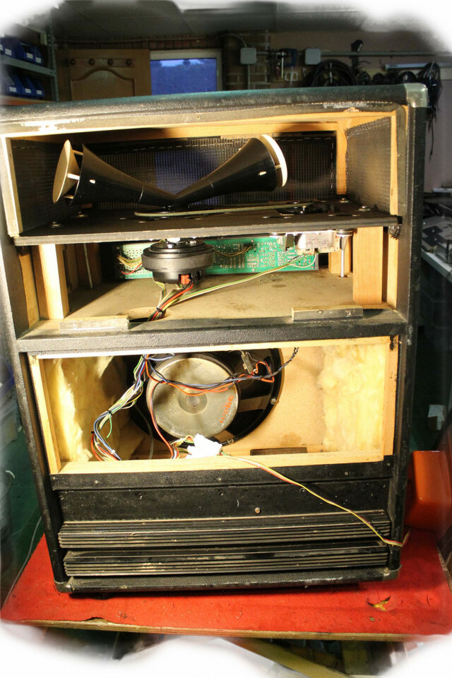 Gabinete de sonido / Leslie DYNACORD DC-300-E