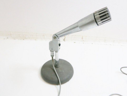 Microfono Vintage Midland 22-211 Japan años 70,con cable y expositor de segunda mano · Sevilla · 195 €