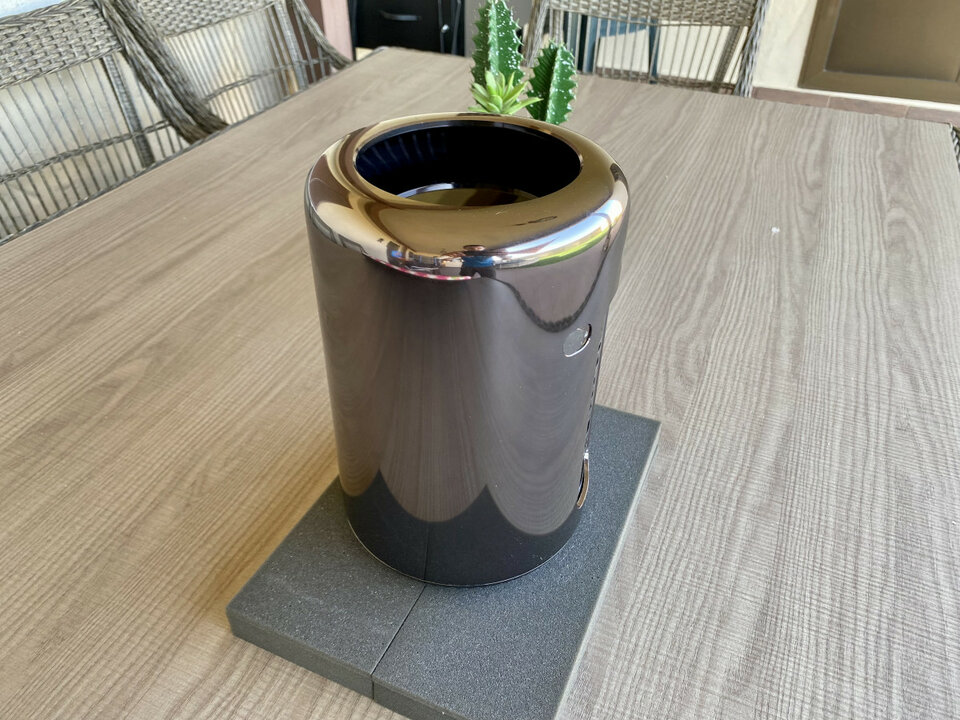 Vendo o Cambio: Mac Pro 10 core 64 gb Ram 2 TB SSD PCIE