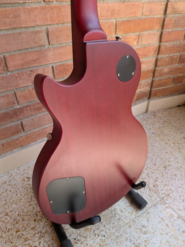 Epiphone Les Paul Studio Worn Cherry de segunda mano · Foto 7 de 8 · Barcelona · 330 €