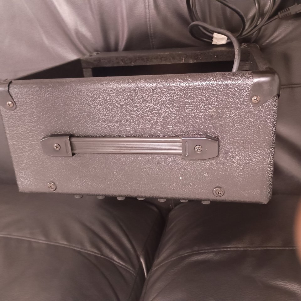Amplificador Hy -x-Amp gx20R de segunda mano · Foto 4 de 5 · Málaga · 40 €