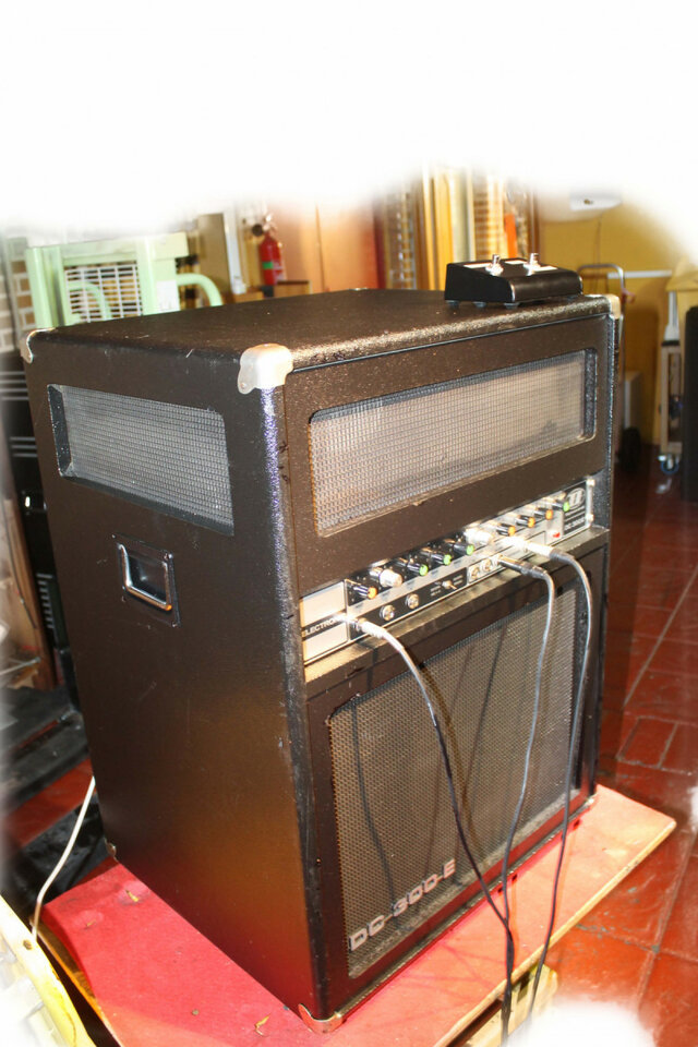 Gabinete de sonido / Leslie DYNACORD DC-300-E