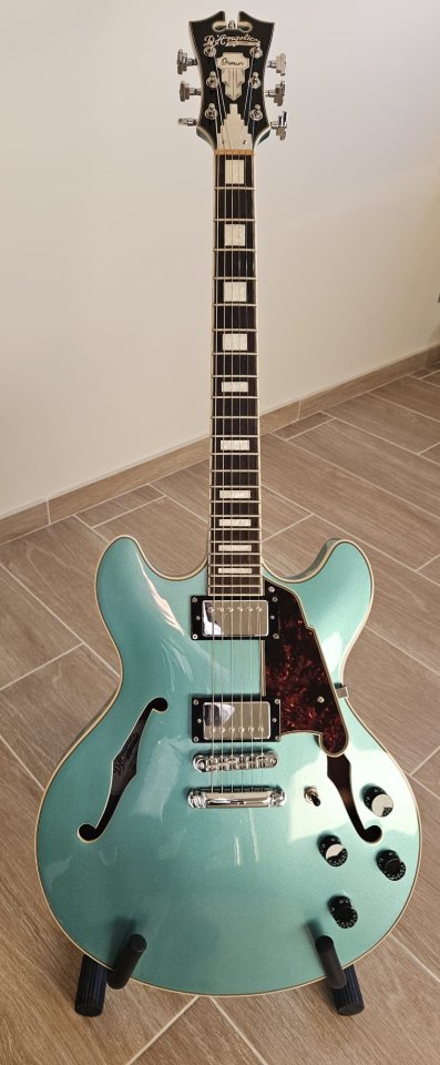 D'Angelico Premier DC Ocean Turquoise
