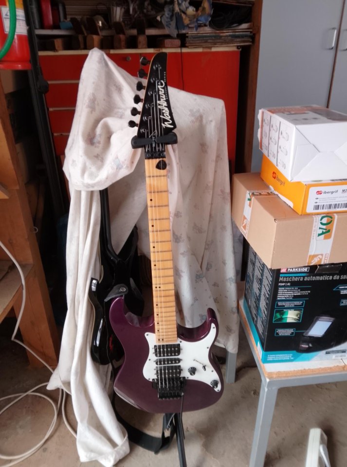 guitarra washburnn MG44 nueva con funda