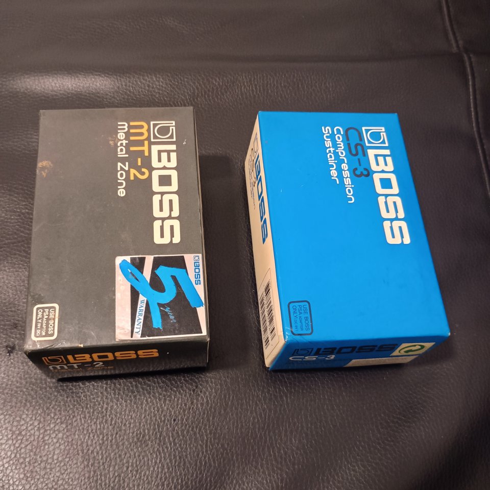 Pedales Boss cs3 y mt-2 de segunda mano · Foto 2 de 6 · Málaga · 120 €