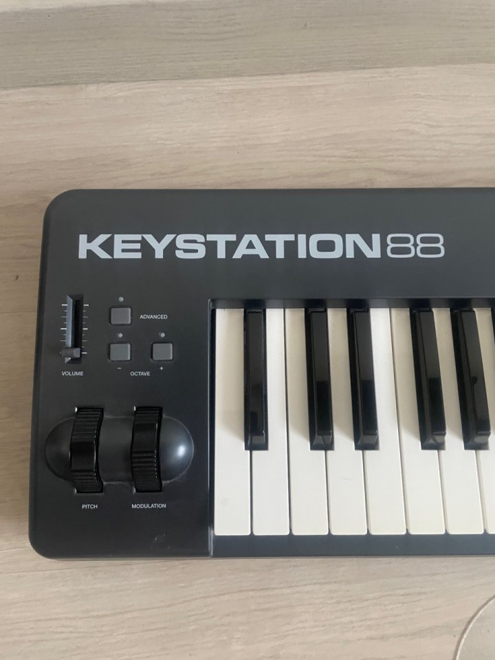 Controlador 88 Teclas M-Audio de segunda mano · Foto 1 de 6 · Madrid · 125 €