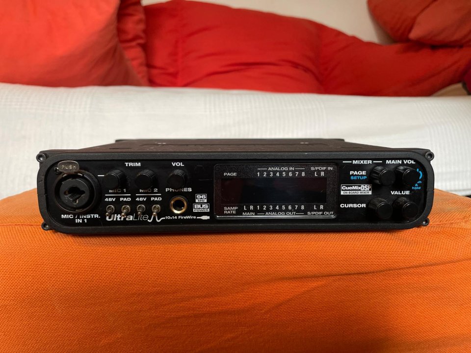 Tarjeta de sonido externa MOTU Ultralite y tarjeta PCI Firewire